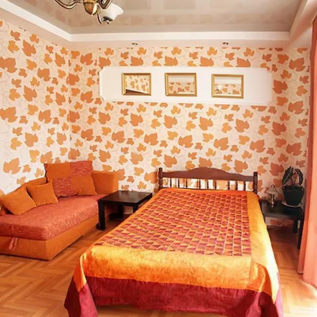 Lenina 5